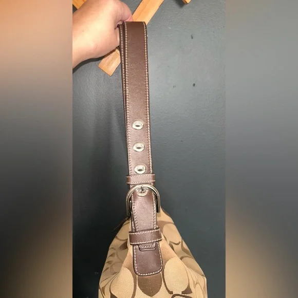 Coach Y2K Signature C Canvas Hobo Bag -EUC- F1257-F15067 - Picture 4 of 16